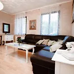 בית נופש House Stone&olive *
