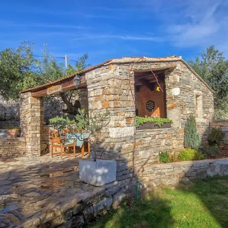 House Stone&olive * 玛里纳