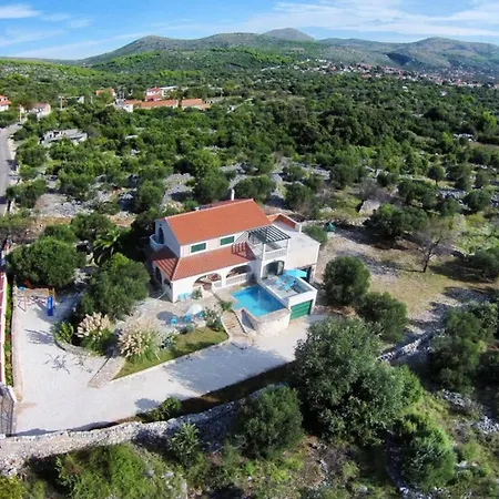 House Stone&olive Feriehus Marina