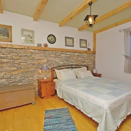 House Stone&olive 玛里纳