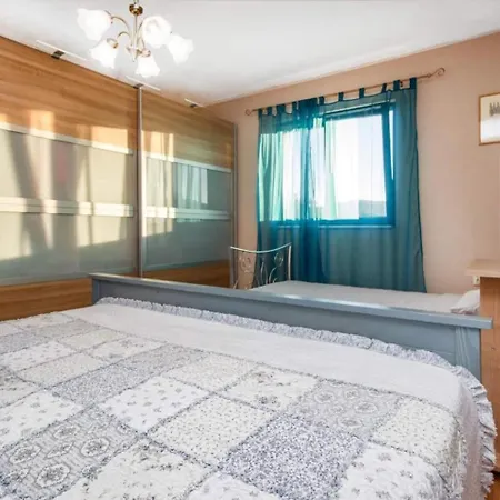 House Stone&olive * 玛里纳