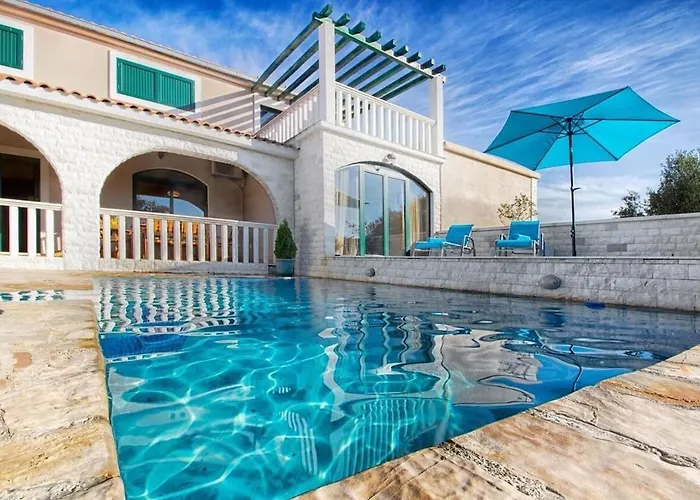 Feriehus House Stone&olive