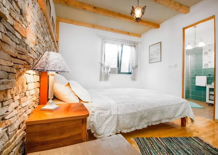 Feriehus House Stone&olive Marina