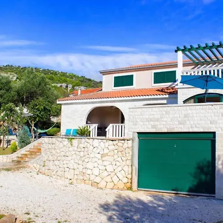 House Stone&olive * مارينا