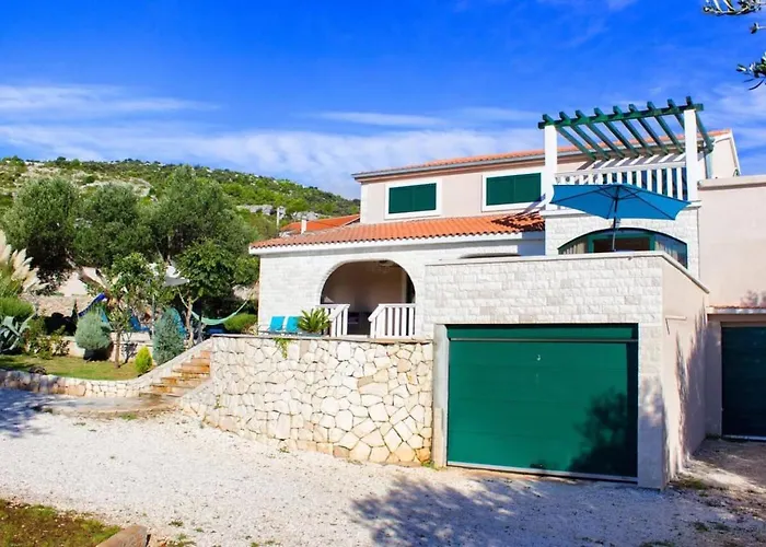 House Stone&olive * マリナ